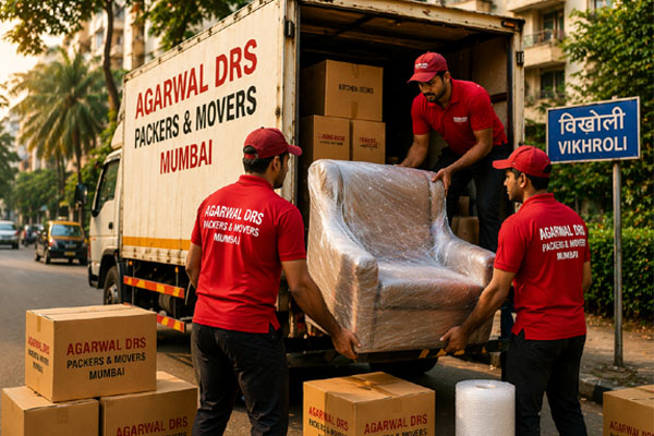 packers and movers in Mumbai loading truck with household goods